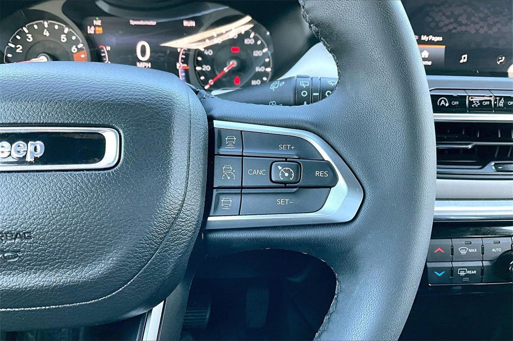 Used 2023 Jeep Compass Limited image 19