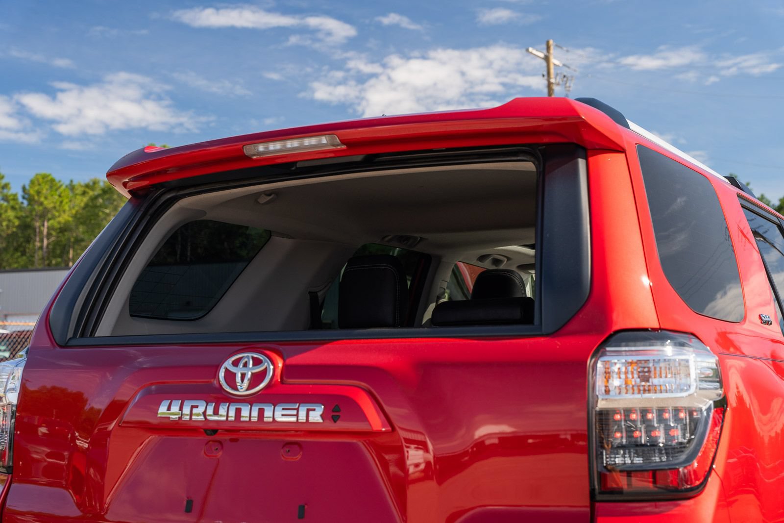 Used 2023 Toyota 4Runner SR5 Premium w/ Moonroof Package RWD image 17