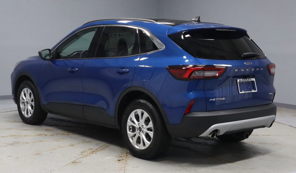 Certified 2023 Ford Escape Active AWD/4WD image 9