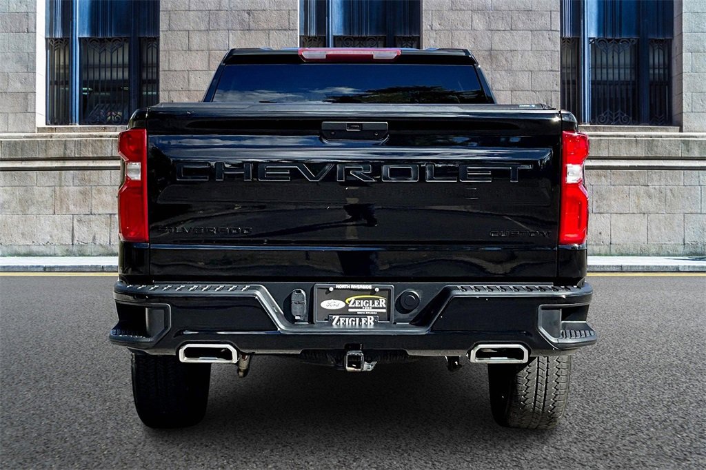 Used 2022 Chevrolet Silverado 1500 Custom Trail Boss w/ LPO, Dark Essentials Package image 4