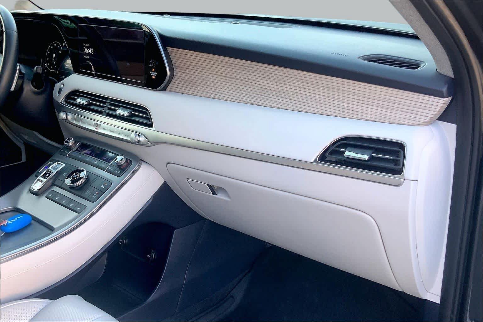 Used 2022 Hyundai Palisade Limited FWD image 18