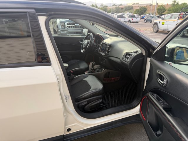 Used 2020 Jeep Compass Trailhawk AWD/4WD image 27