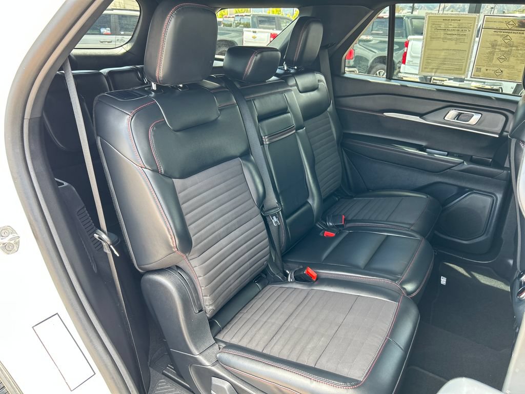 Certified 2025 Ford Explorer ST-Line w/ ST-Line Street Pack AWD/4WD image 22