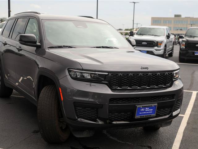 Used 2024 Jeep Grand Cherokee L Altitude AWD/4WD image 8