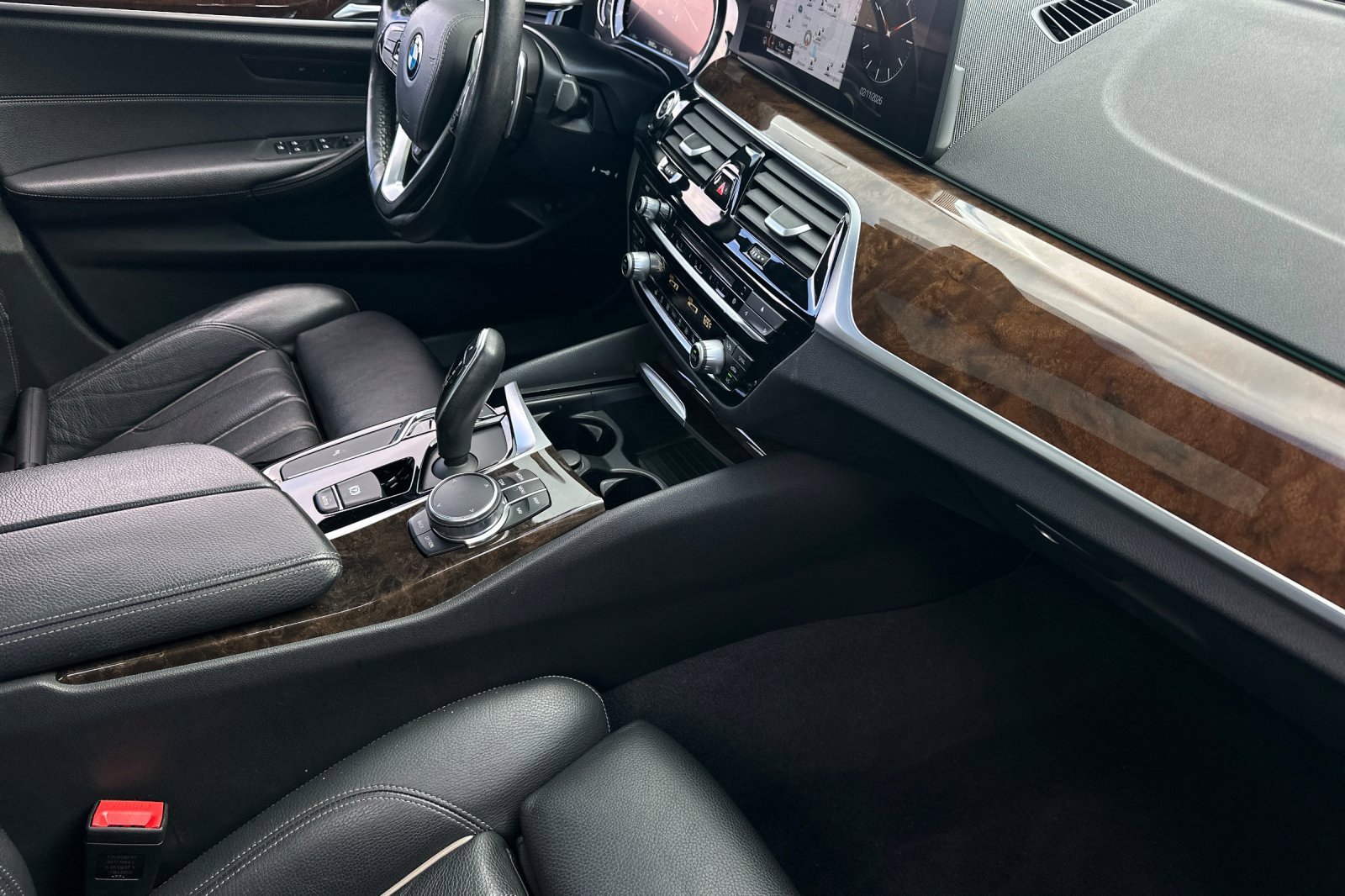 Used 2018 BMW 530i image 16