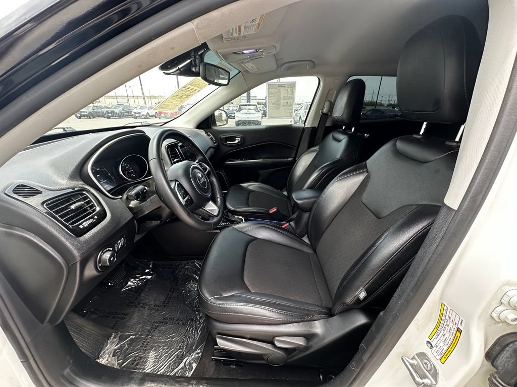 Used 2020 Jeep Compass Latitude FWD image 15