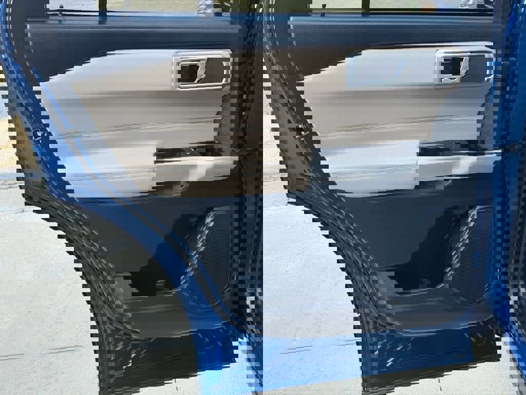 Certified 2023 Ford Explorer XLT w/ Equipment Group 202A image 28