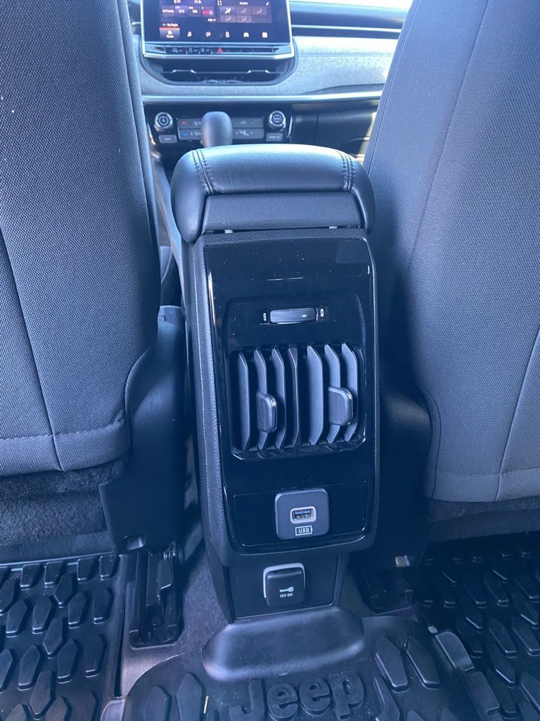 Used 2024 Jeep Compass Sport image 26