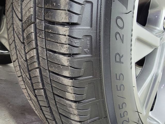 Certified 2023 Ford Explorer XLT w/ Equipment Group 202A AWD/4WD image 11