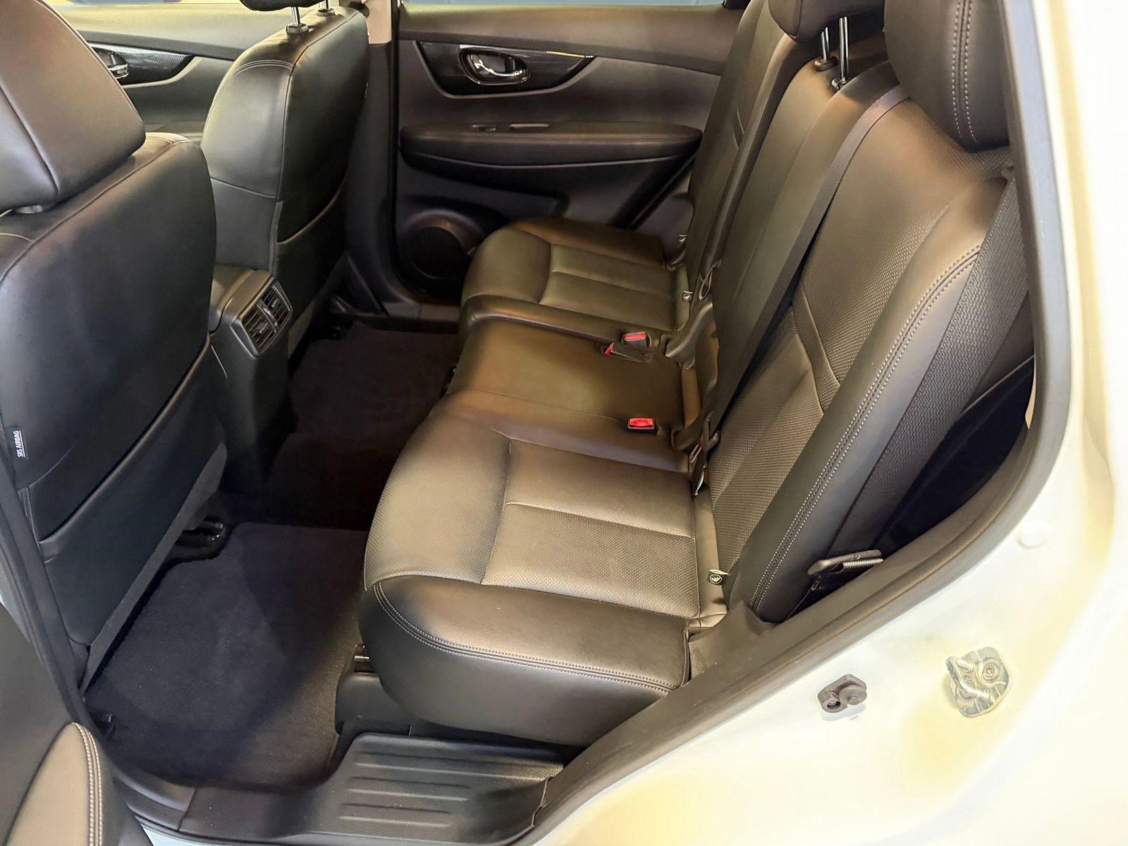 Used 2018 Nissan Rogue SL w/ Premium Package image 14