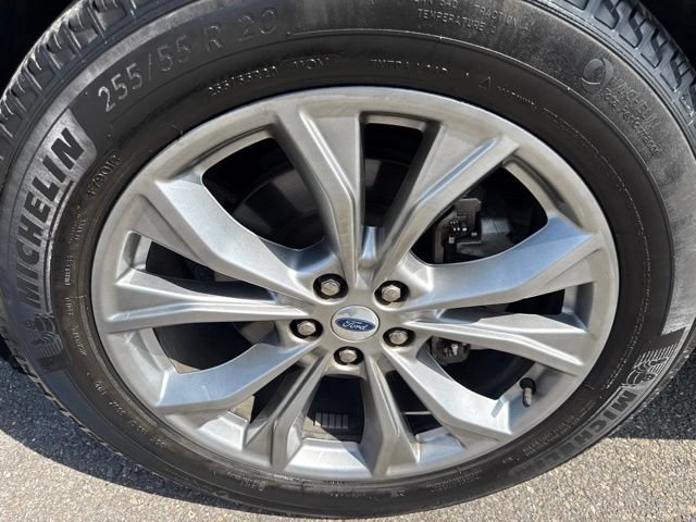 Certified 2023 Ford Explorer XLT w/ Equipment Group 202A AWD/4WD image 10