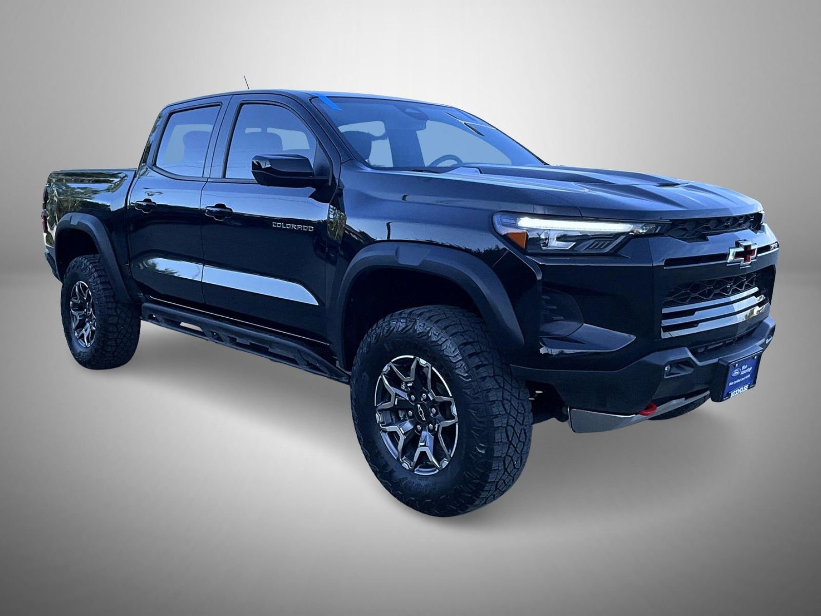 Used 2024 Chevrolet Colorado ZR2 w/ Technology Package AWD/4WD image 3