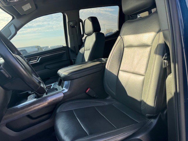 Used 2023 Chevrolet Silverado 1500 LTZ image 14