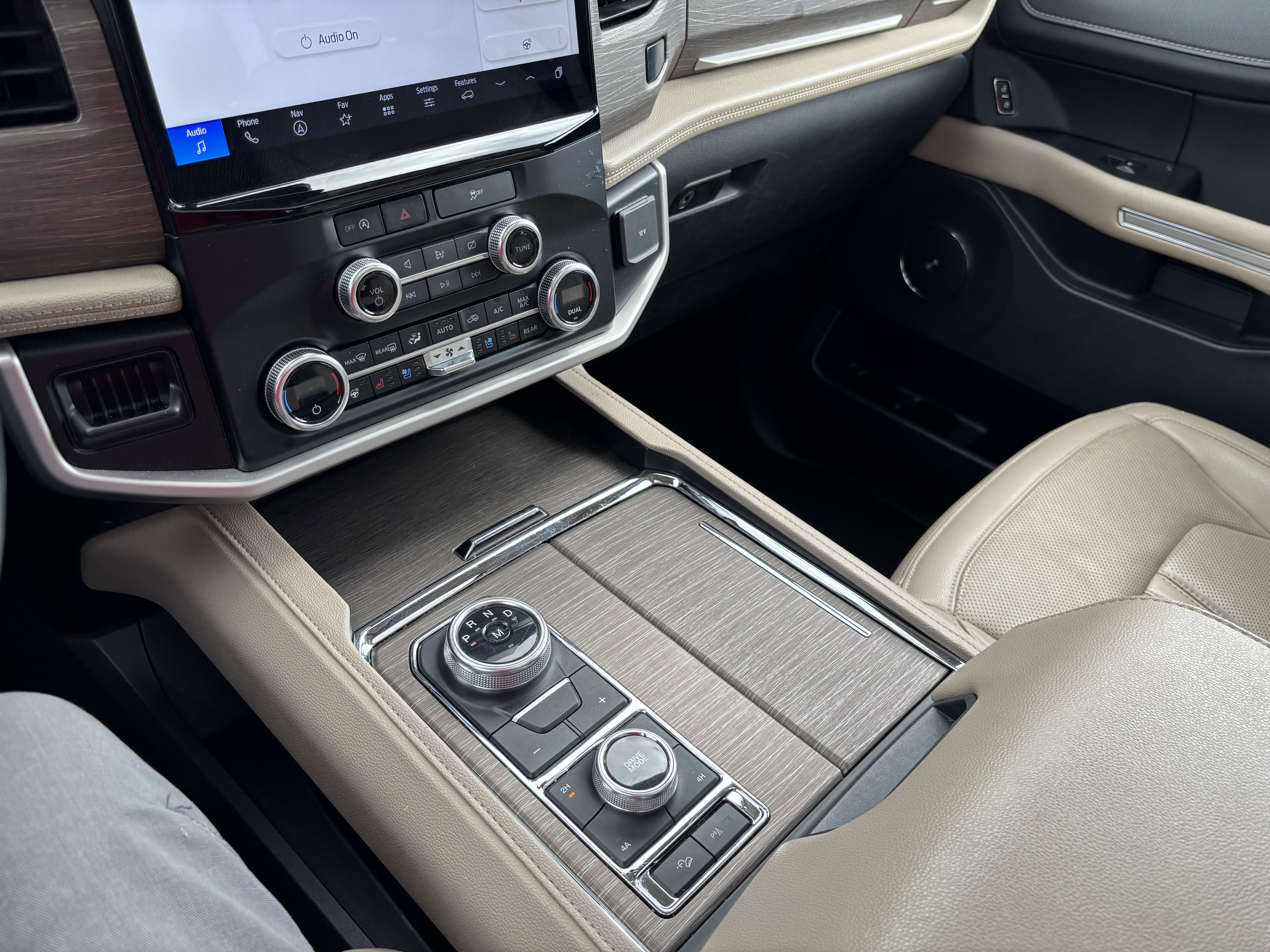Certified 2024 Ford Expedition Limited AWD/4WD image 25