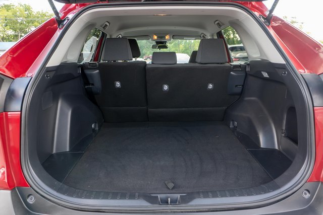 Used 2019 Toyota RAV4 LE AWD/4WD image 9