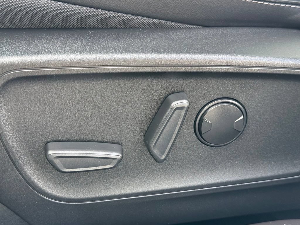 Certified 2023 Ford Escape Platinum AWD/4WD image 28