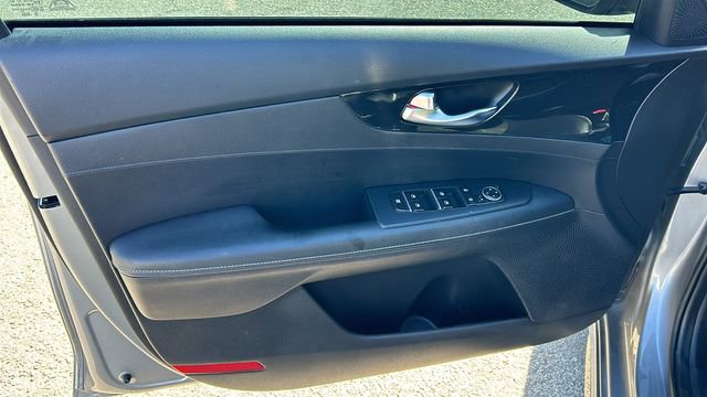Used 2023 Kia Forte GT-Line w/ GT-Line Technology Package FWD image 16