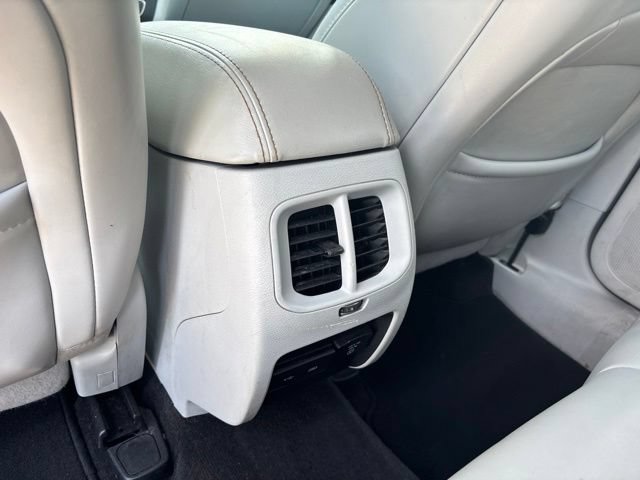 Used 2019 Jeep Cherokee Limited AWD/4WD image 32