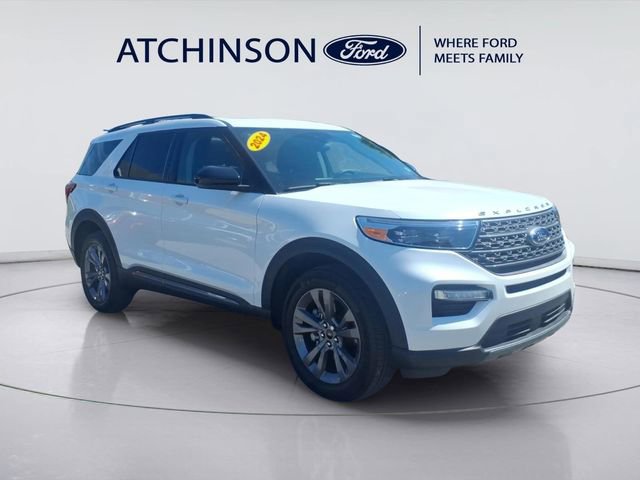 Certified 2024 Ford Explorer XLT w/ Equipment Group 202A AWD/4WD image 3