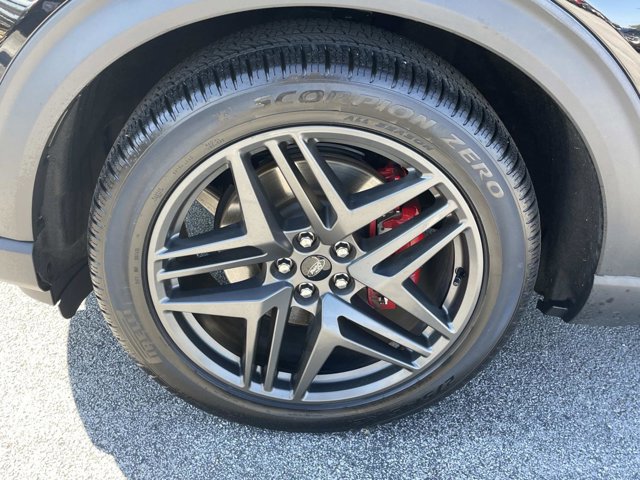 Certified 2025 Ford Explorer ST image 11