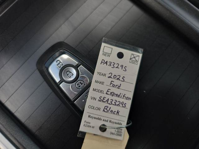Certified 2025 Ford Expedition Active AWD/4WD image 39