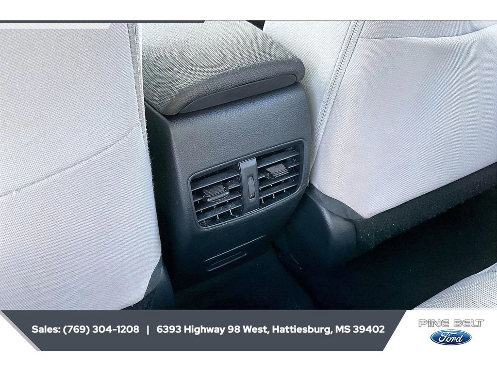 Used 2023 Toyota Corolla Cross L image 24