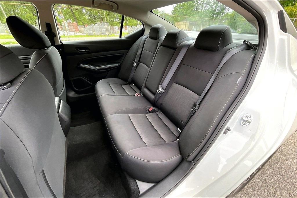 Used 2025 Nissan Altima 2.5 SV FWD image 24