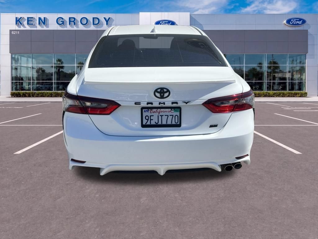 Used 2023 Toyota Camry SE FWD image 9