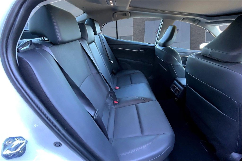 Used 2025 Toyota Camry XLE w/ Premium Plus Package FWD image 25