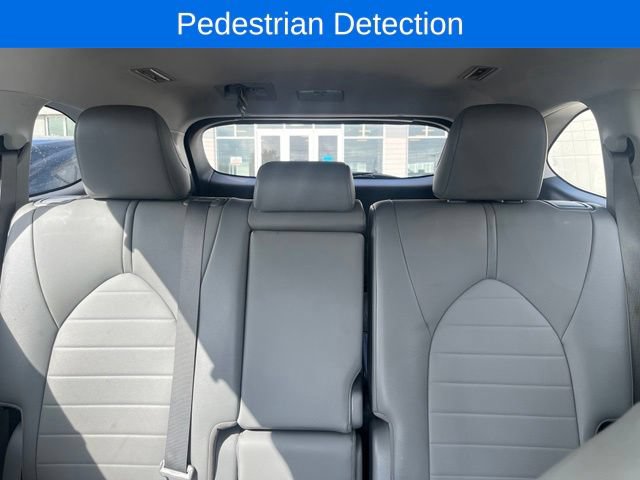 Used 2020 Toyota Highlander XLE AWD/4WD image 21