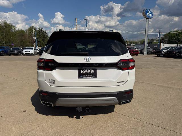 Used 2025 Honda Pilot Touring image 5