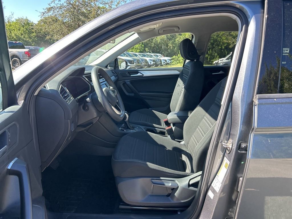 Used 2022 Volkswagen Tiguan S image 9