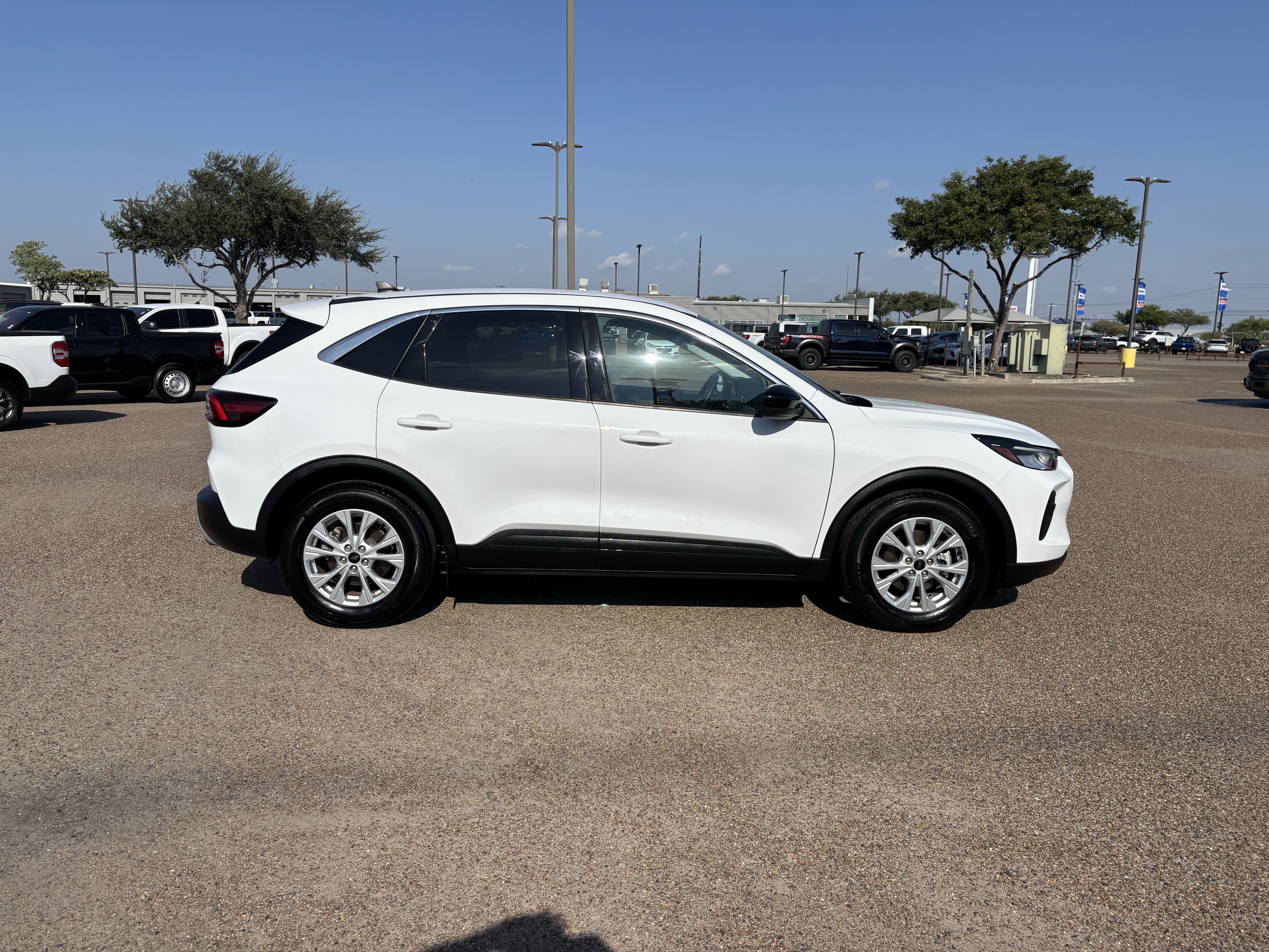 Certified 2024 Ford Escape Active FWD image 11