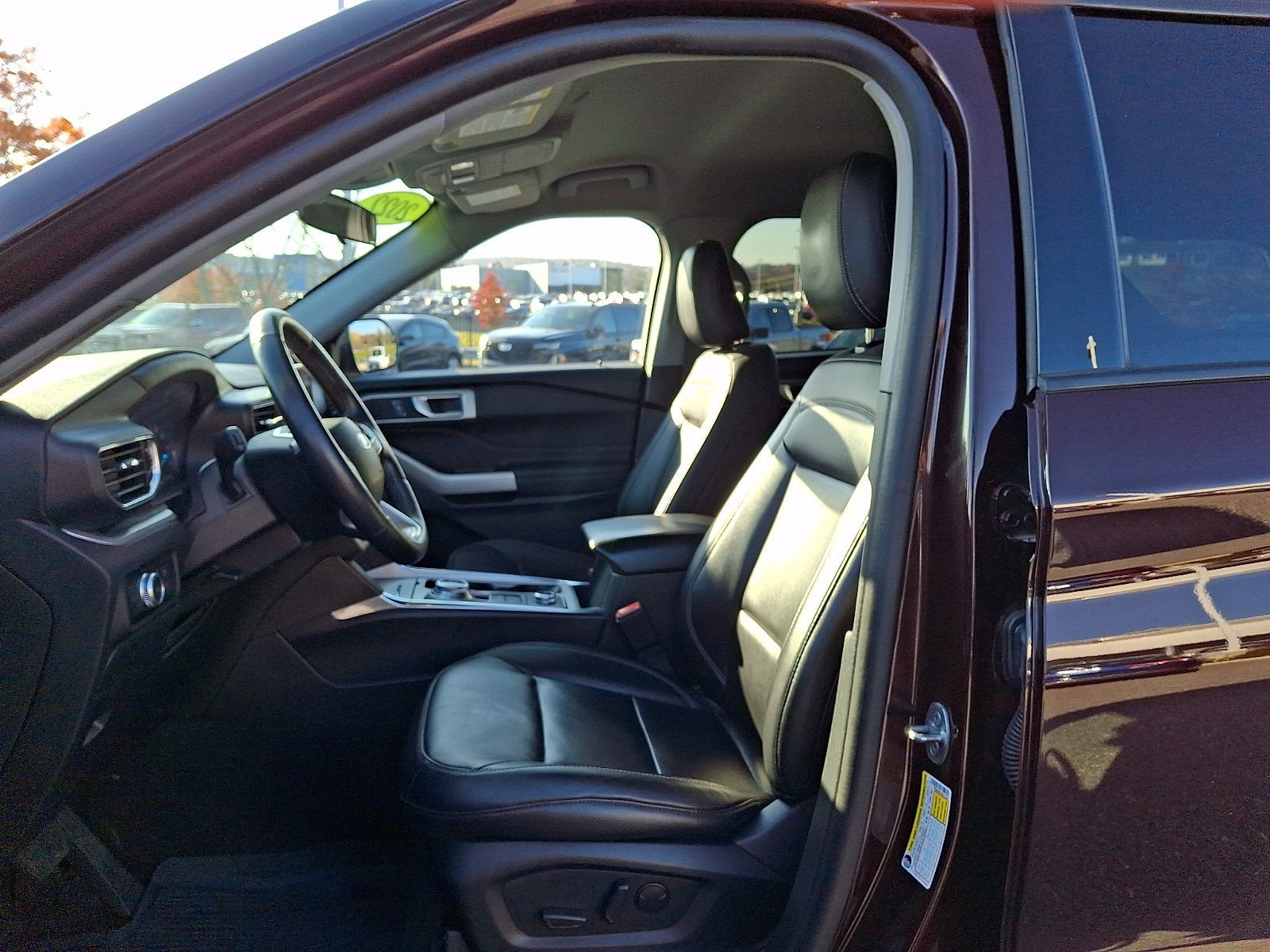 Certified 2022 Ford Explorer XLT w/ Equipment Group 202A AWD/4WD image 15
