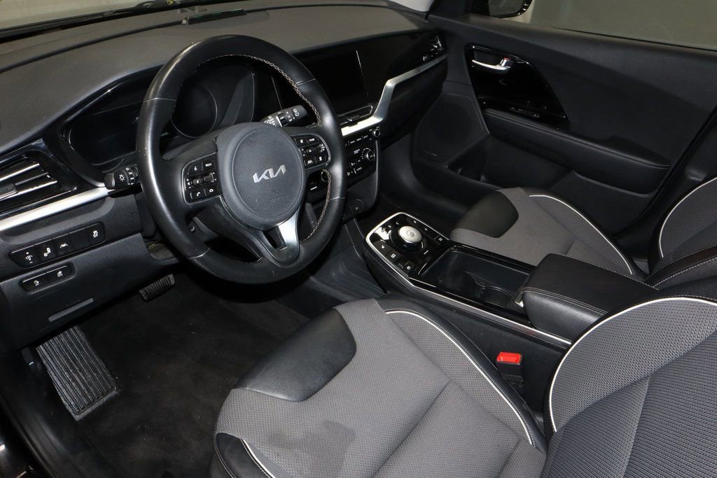 Used 2022 Kia Niro EX w/ Cold Weather Package image 24