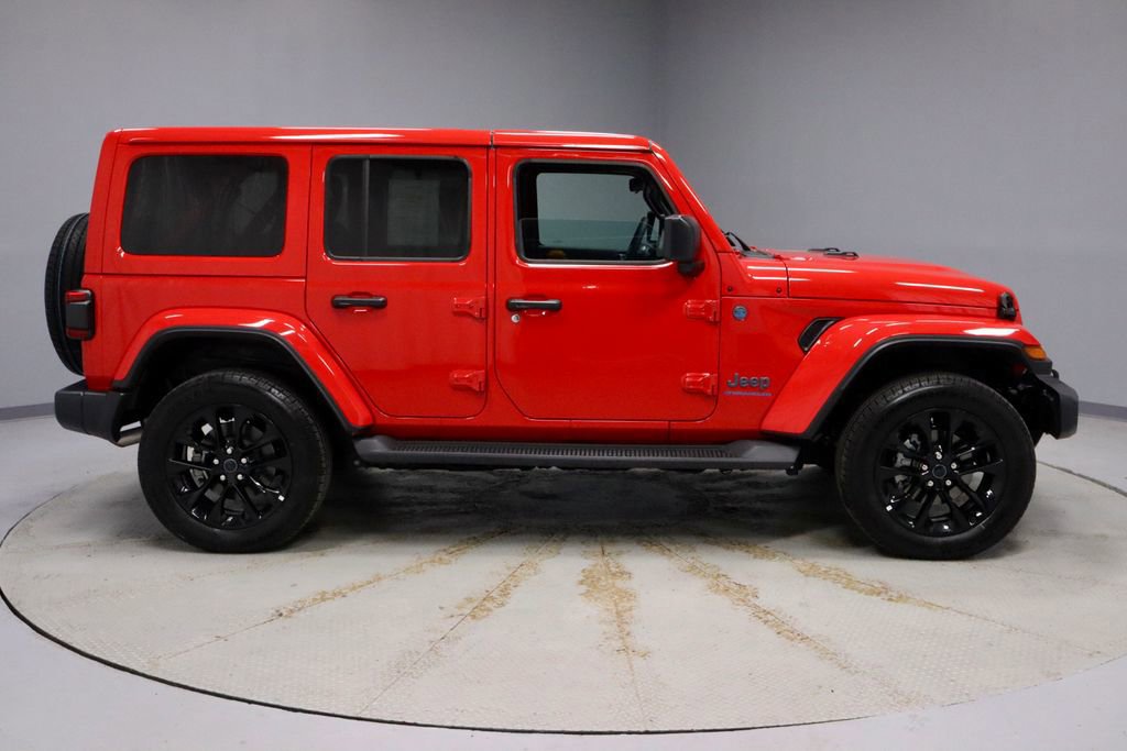 Used 2025 Jeep Wrangler Unlimited Sahara image 6