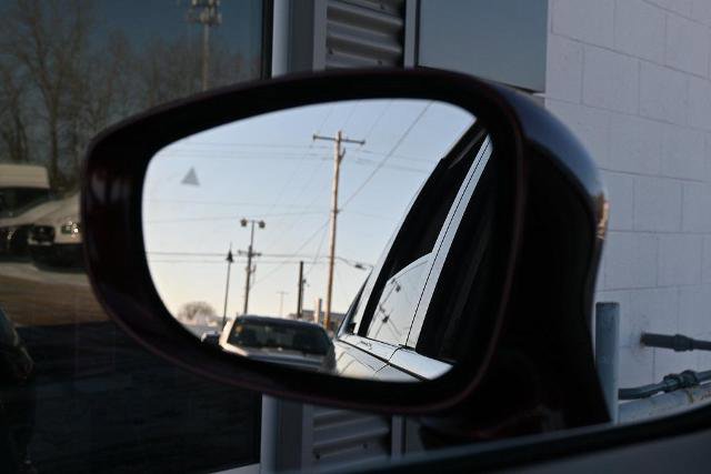 Used 2017 Chrysler Pacifica Touring-L Plus image 17