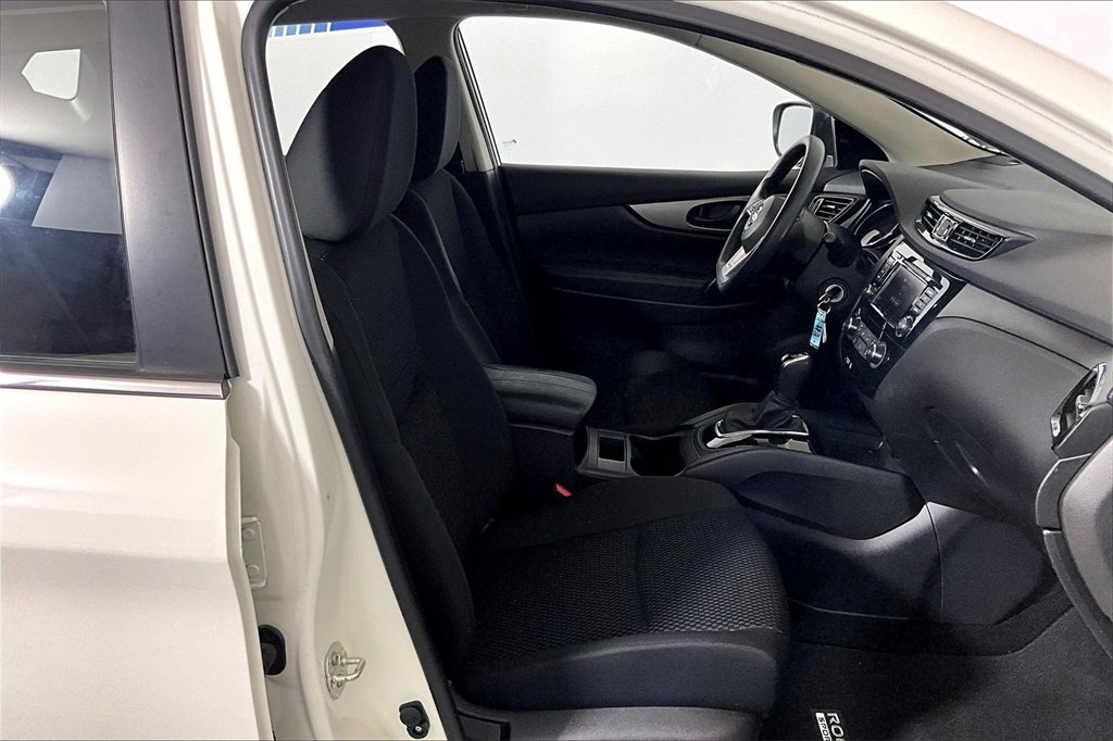 Used 2021 Nissan Rogue Sport S image 6