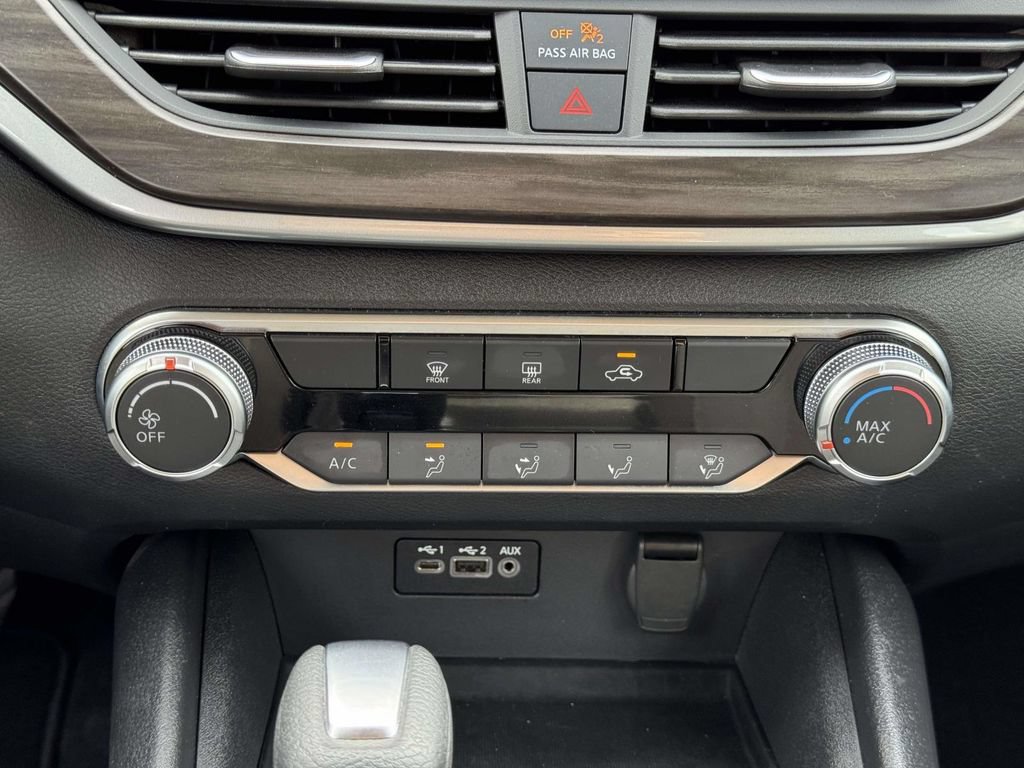 Used 2025 Nissan Altima 2.5 SV FWD image 5