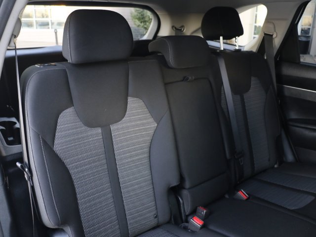 Used 2021 Kia Sorento LX FWD image 13