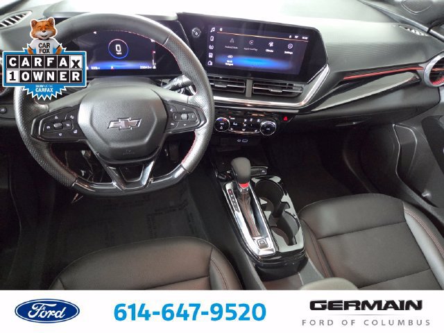 Used 2024 Chevrolet Trax RS w/ Sunroof Package FWD image 18