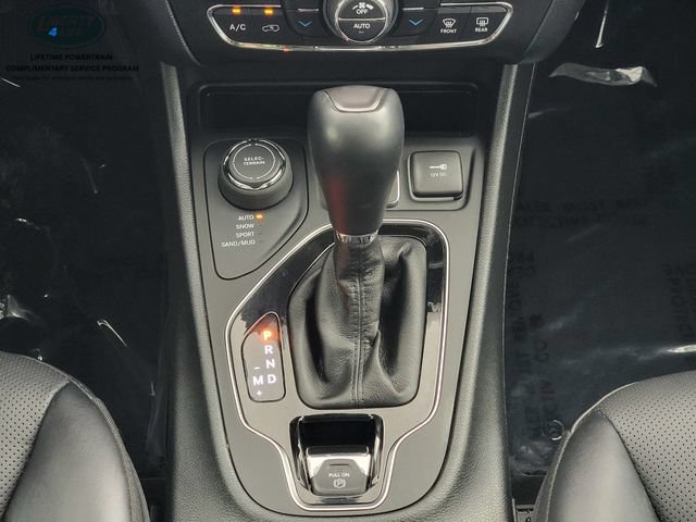 Used 2022 Jeep Cherokee Limited AWD/4WD image 27