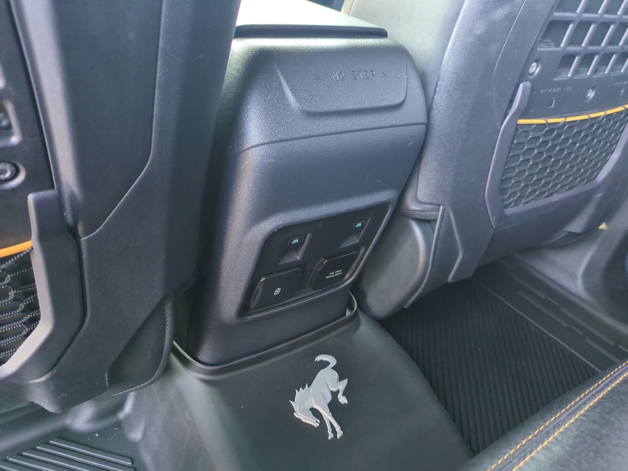 Certified 2023 Ford Bronco Badlands w/ Sasquatch Package AWD/4WD image 28