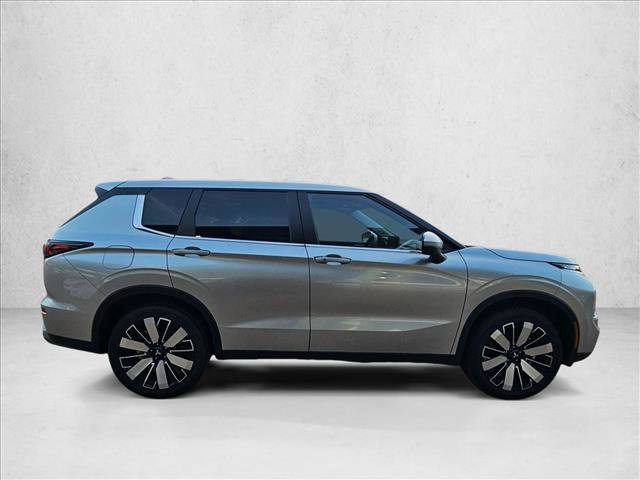 Used 2026 Mitsubishi Outlander SE FWD image 4