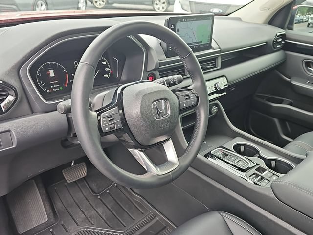 Used 2025 Honda Pilot Touring image 17