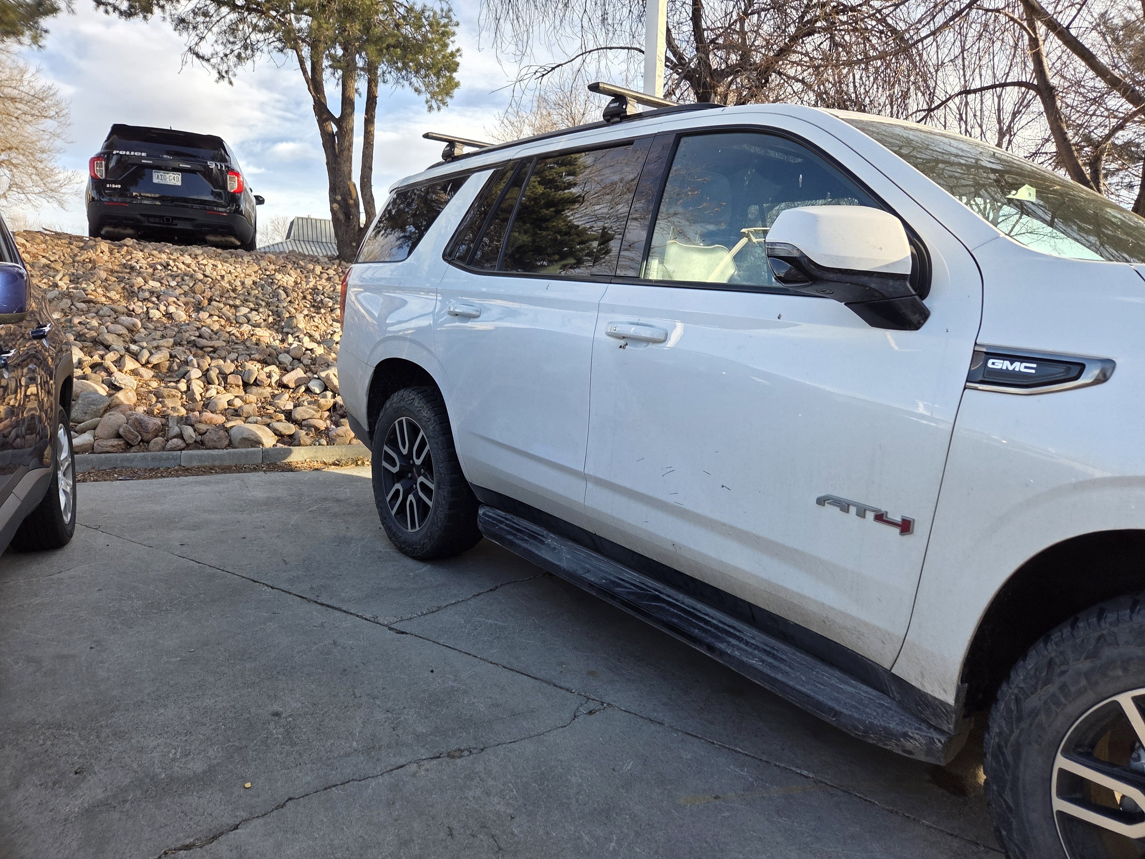 Used 2023 GMC Yukon AT4 w/ Technology Package image 6