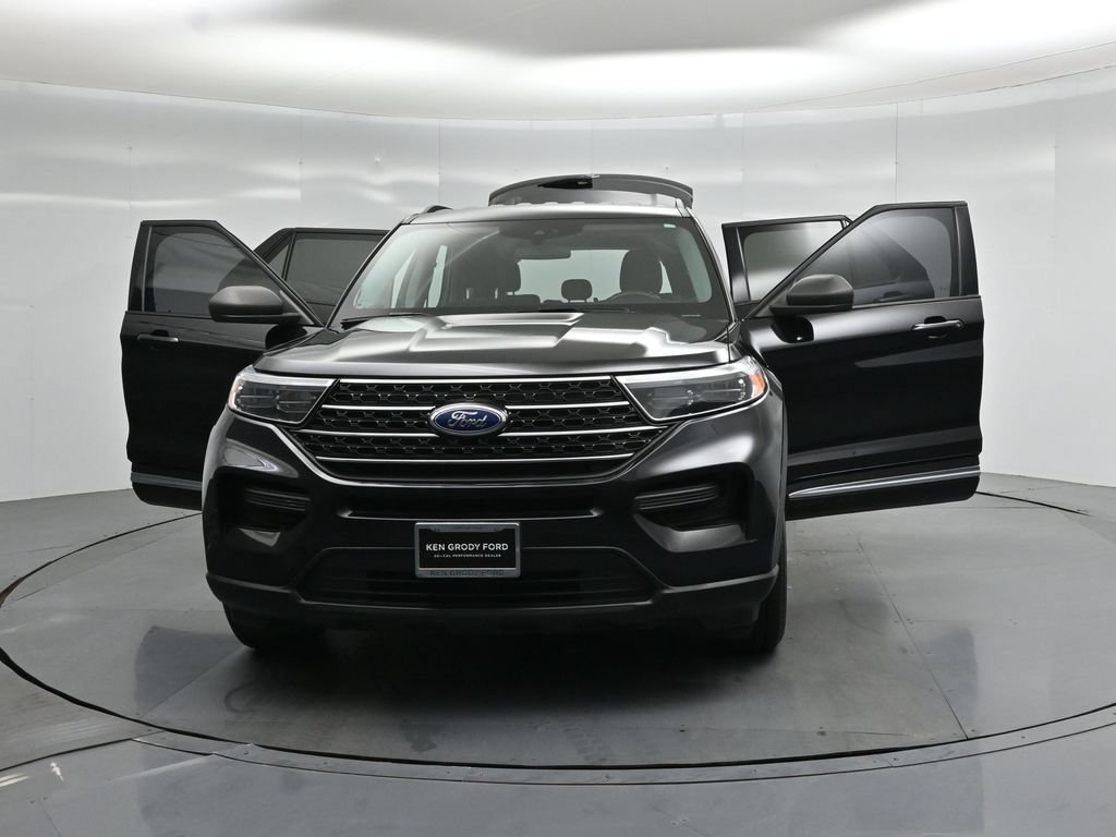 Certified 2024 Ford Explorer XLT RWD image 25