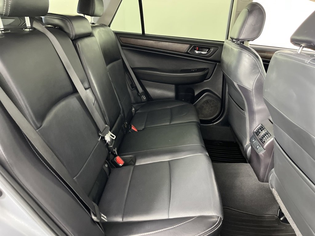 Used 2017 Subaru Outback 3.6R Limited image 29