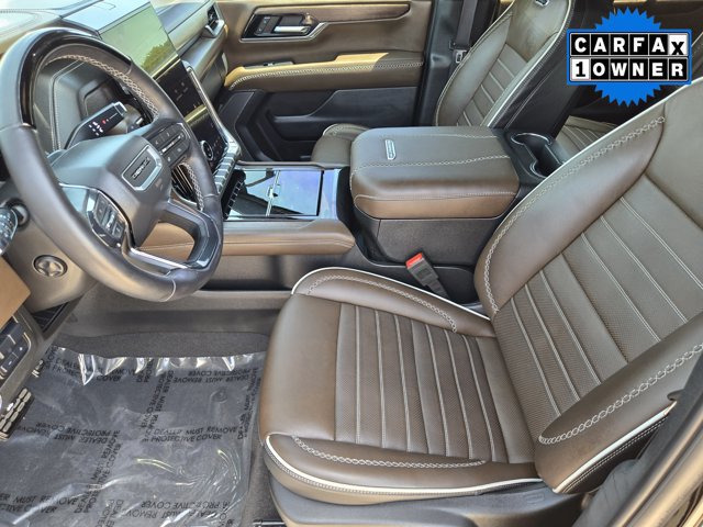 Used 2025 GMC Yukon Denali Ultimate AWD/4WD image 11