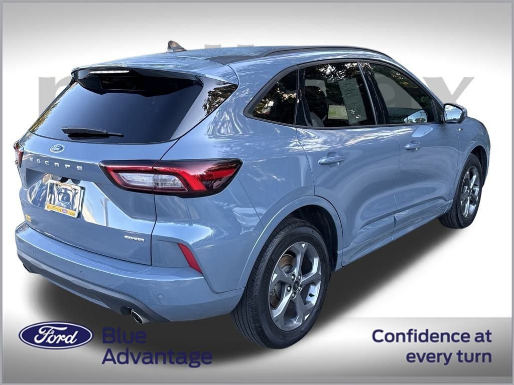 Certified 2023 Ford Escape ST-Line Select w/ Tech Pack #2 image 4